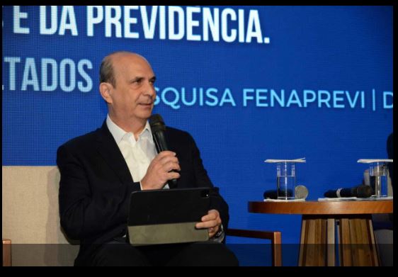 Brasileiro quer planejar finanças, mas tem dificuldade em fazer o dinheiro sobrar, aponta pesquisa
