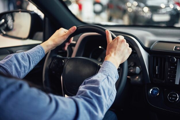 Motorista utiliza assistência do seguro para economizar combustível e caso pode gerar consequência para segurados