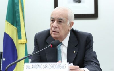 Projeto de Lei obriga aplicativos de transporte a pagar seguro
