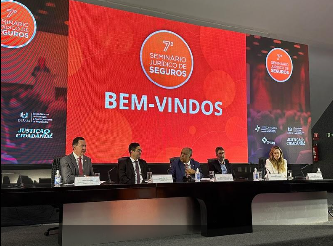 Seminário Jurídico reúne ministros e juristas para debater combate às fraudes e desafios do setor de Seguros