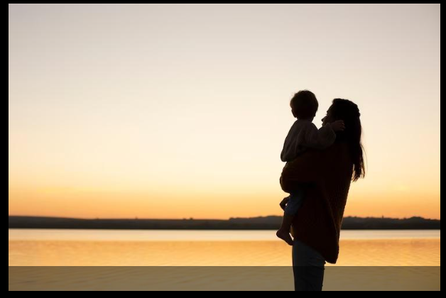 Alba Seguradora alerta para a sobrecarga invisível que afeta a saúde mental das mães