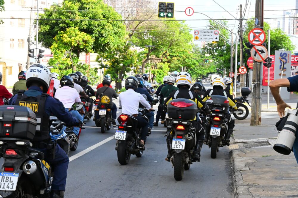 Comportamento de risco no trânsito: o impacto das manobras perigosas de motociclistas no mercado de seguros